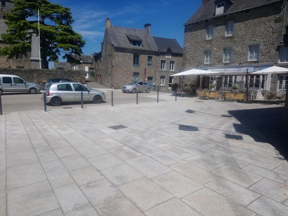 Bienvenue Pensionat Saint-Pierre-de-Plesguen Exteriör bild