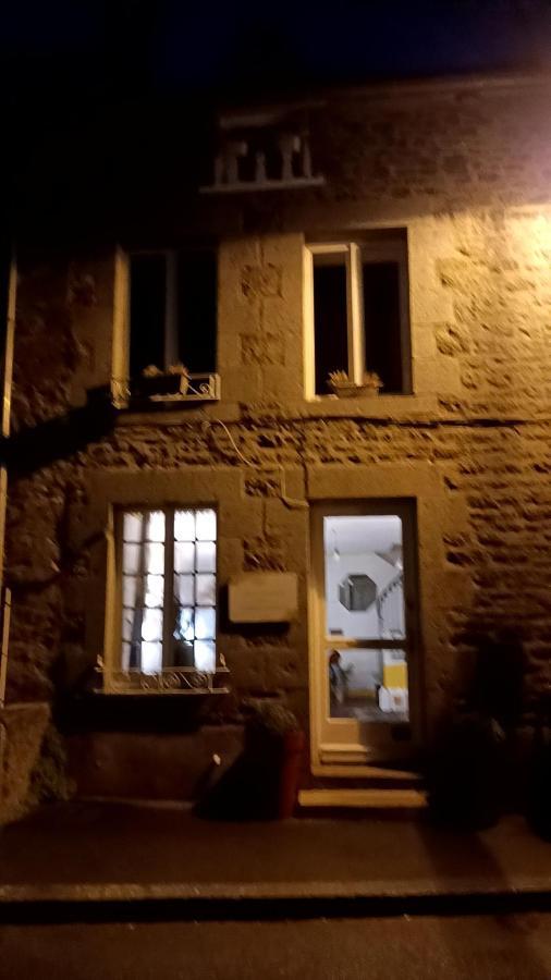 Bienvenue Pensionat Saint-Pierre-de-Plesguen Exteriör bild